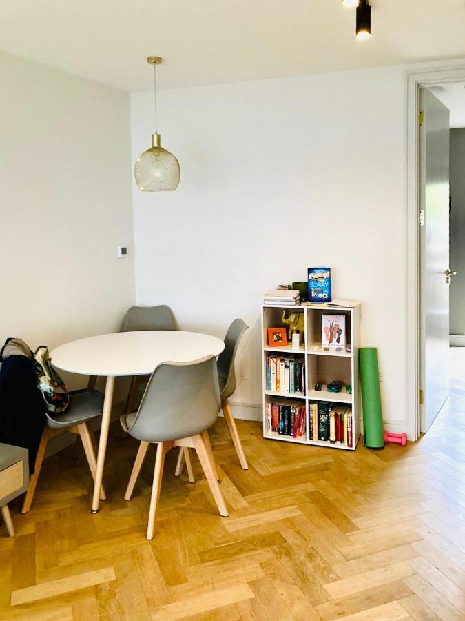 Stylish 1 Bedroom Designer Apartment Лондон Екстериор снимка